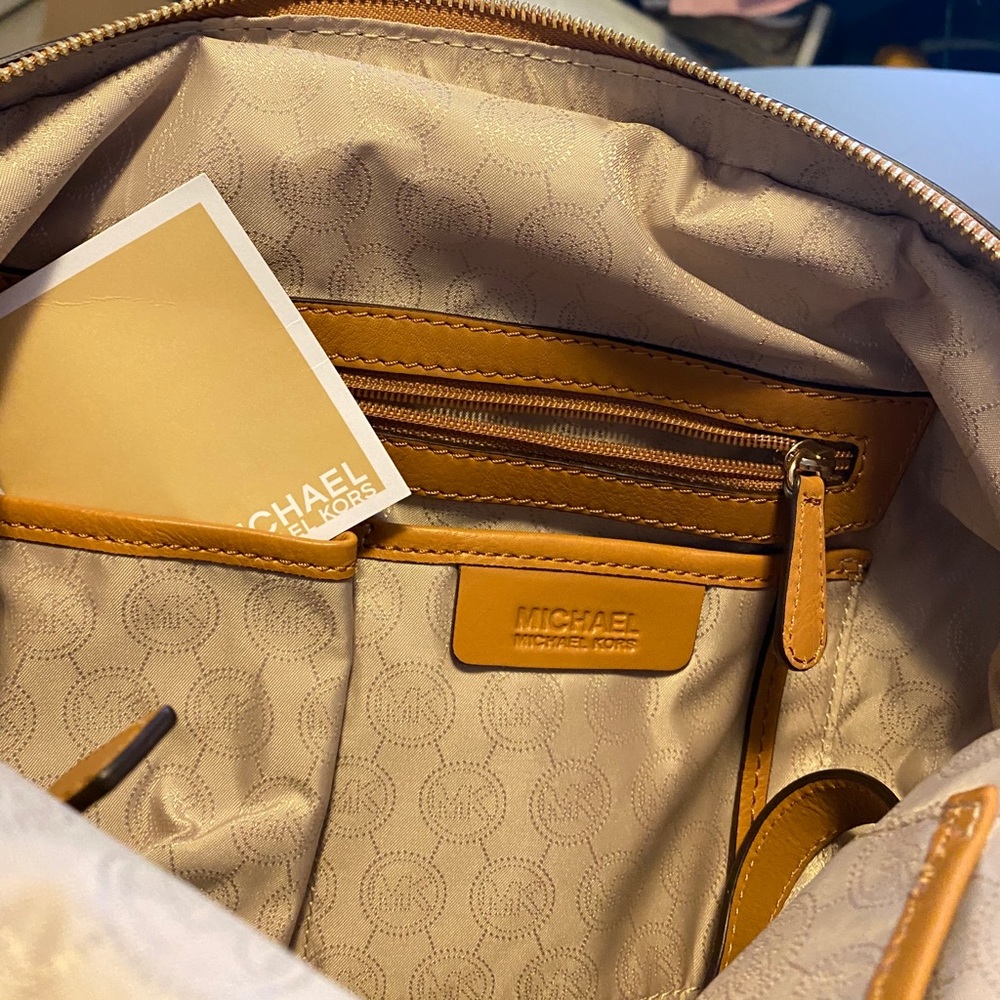 - Michael Kors Bedford Monogram Jacquard  Satchel M - Picture 2 of 8